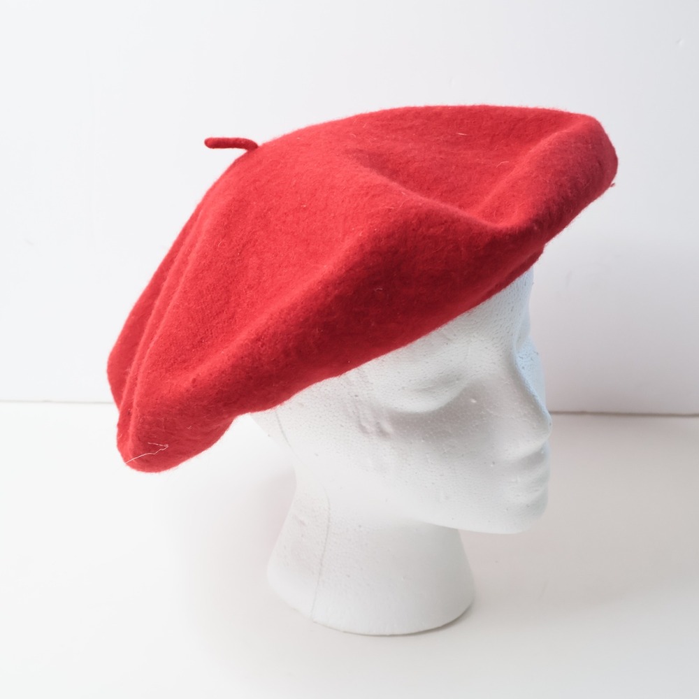 Vintage Red 100% Wool Beret Hat Parisian French Style RN 17540 Made in Hong Kong